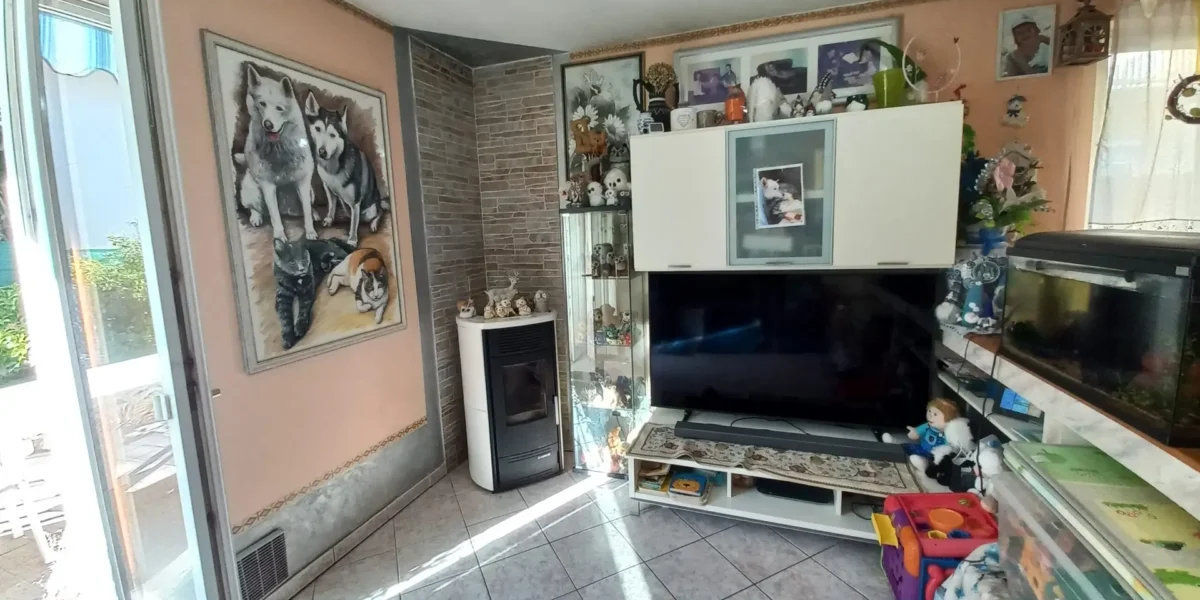 APPARTAMENTO TRE STANZE CON GIARDINO