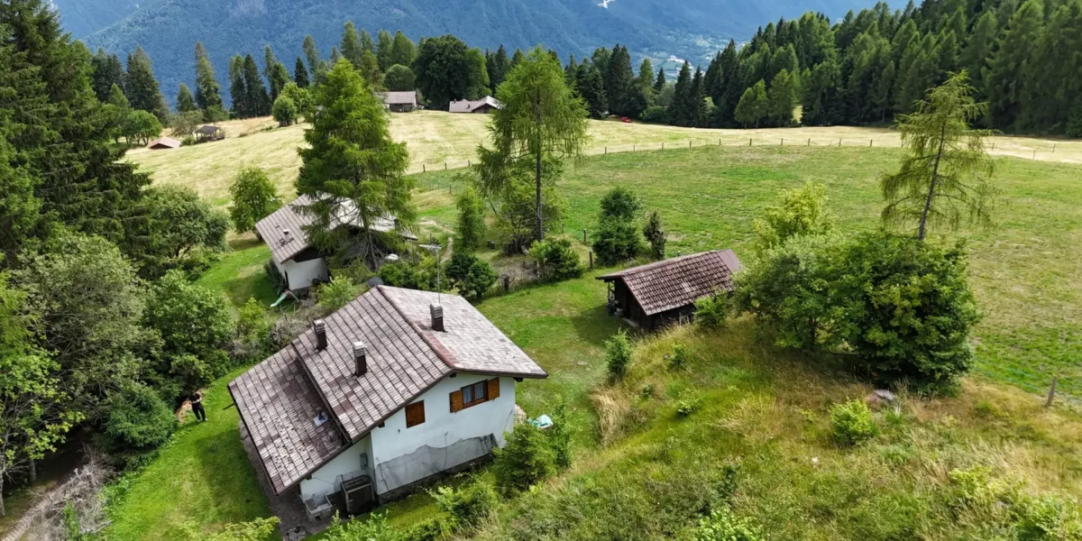 VILLINO IN MONTAGNA, UN RIFUGIO ESCLUSIVO NEL VERDE DEL LAGORAI