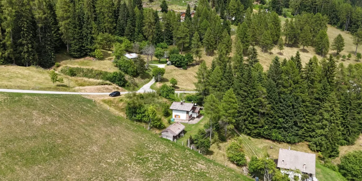 VILLINO IN MONTAGNA, UN RIFUGIO ESCLUSIVO NEL VERDE DEL LAGORAI