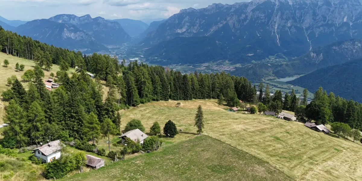 VILLINO IN MONTAGNA, UN RIFUGIO ESCLUSIVO NEL VERDE DEL LAGORAI