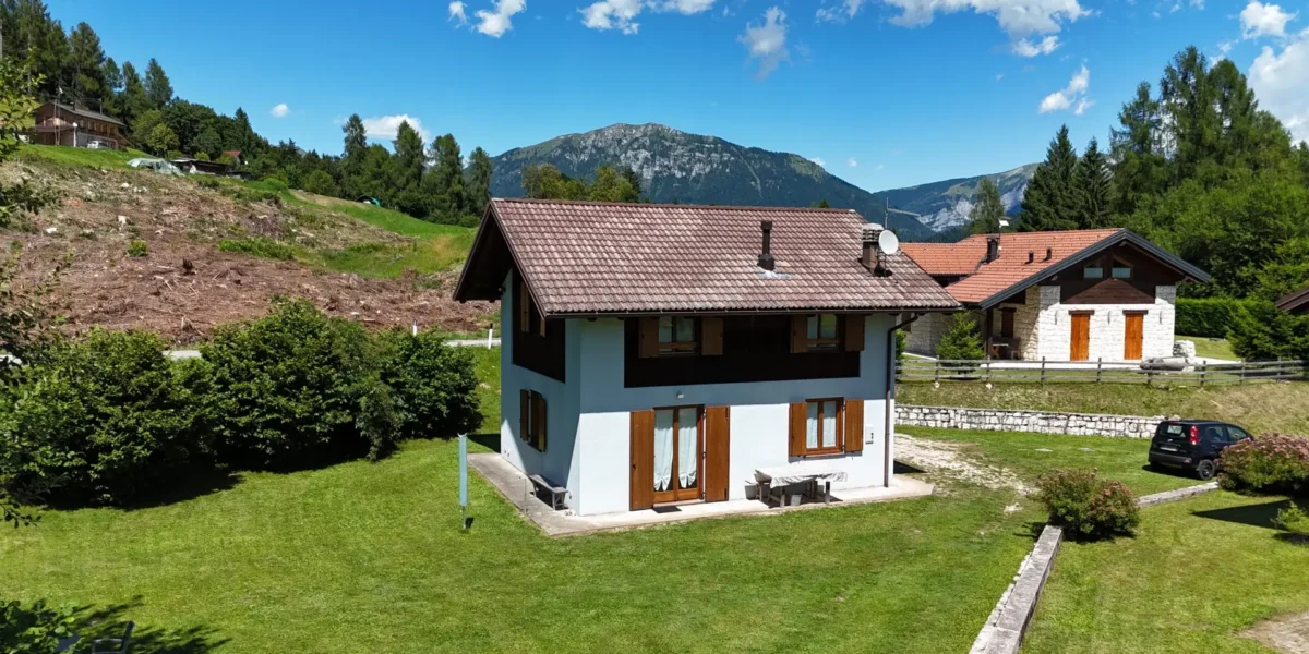 VILLINO DI MONTAGNA SULL’ALTOPIANO DEL TESINO