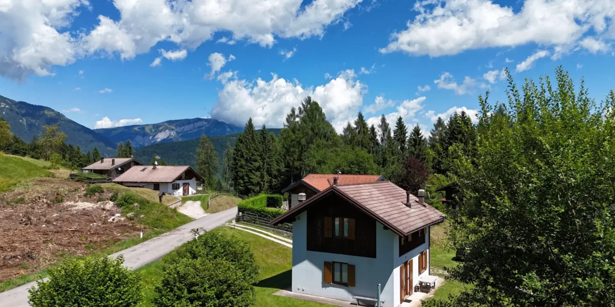 VILLINO DI MONTAGNA SULL’ALTOPIANO DEL TESINO