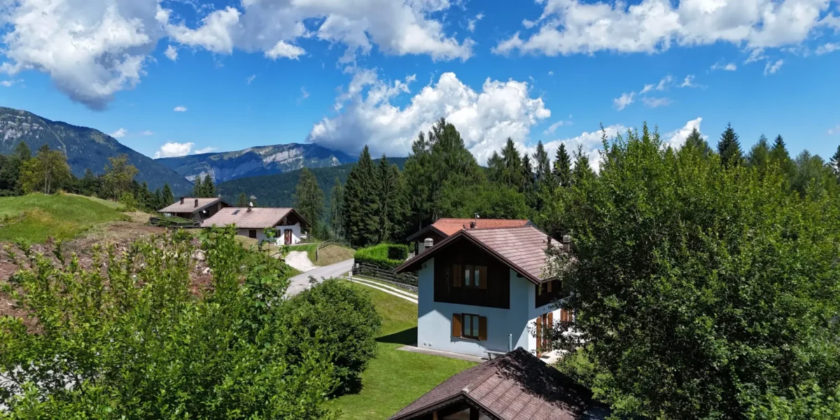 VILLINO DI MONTAGNA SULL’ALTOPIANO DEL TESINO