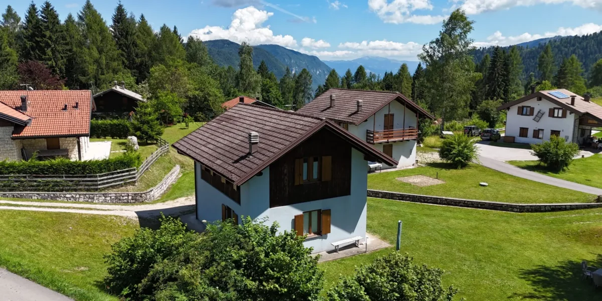 VILLINO DI MONTAGNA SULL’ALTOPIANO DEL TESINO