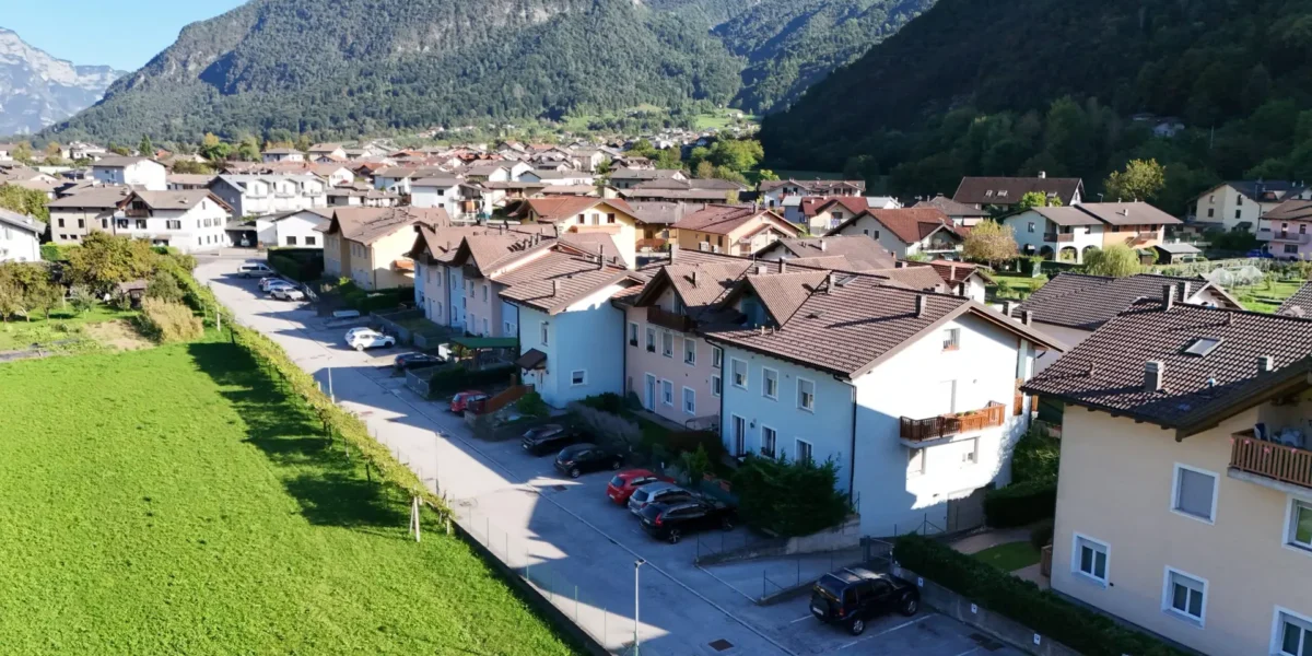 APPARTAMENTO TRE STANZE CON GIARDINO