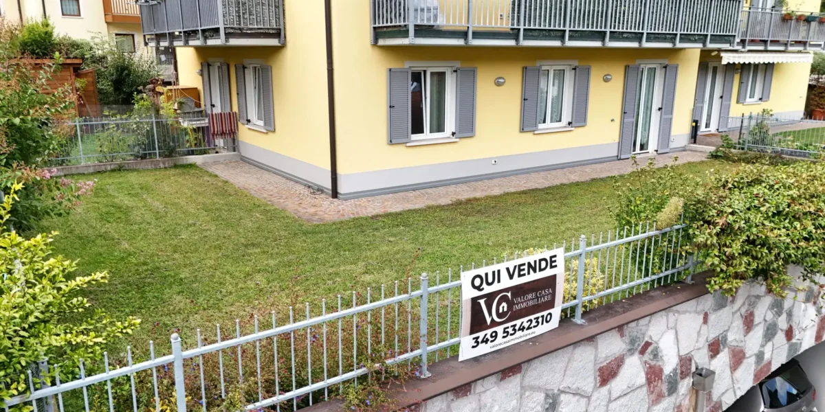 APPARTAMENTO TRILOCALE CON GIARDINO