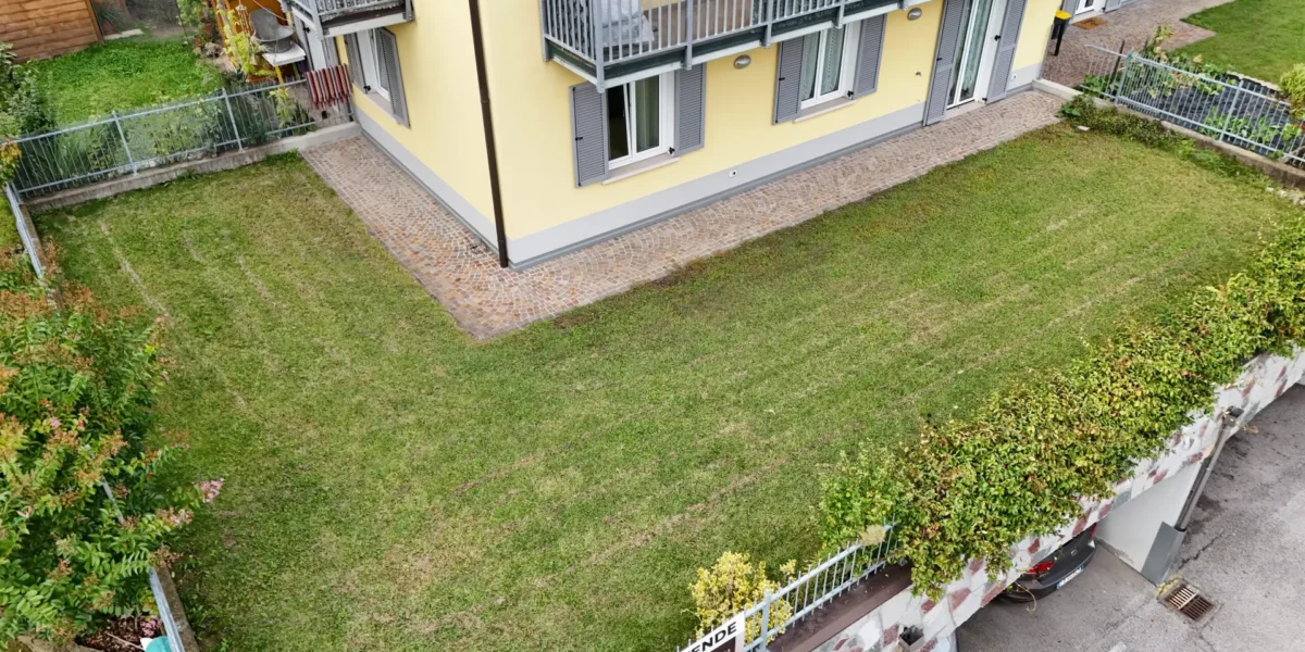 APPARTAMENTO TRILOCALE CON GIARDINO