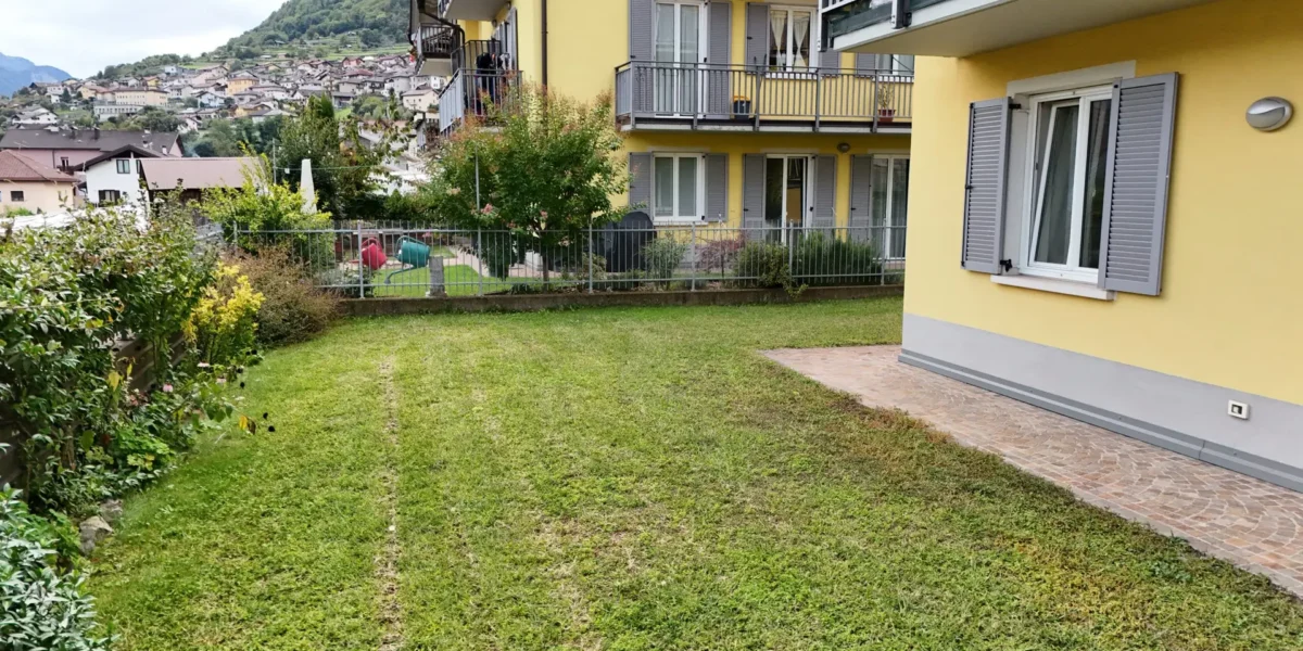 APPARTAMENTO TRILOCALE CON GIARDINO