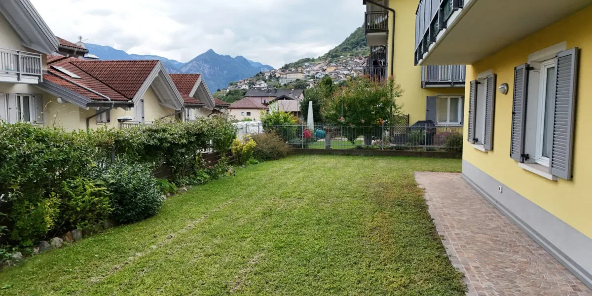 APPARTAMENTO TRILOCALE CON GIARDINO
