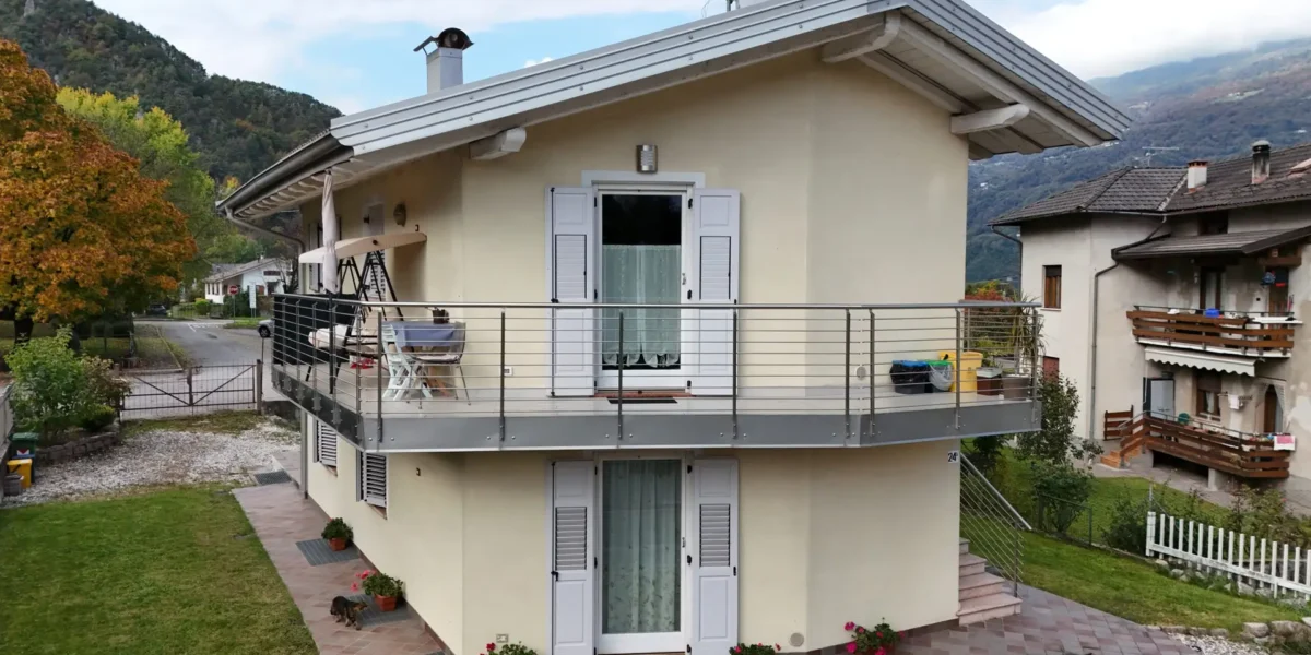 VILLETTA BIFAMILIARE – DUE UNITA’