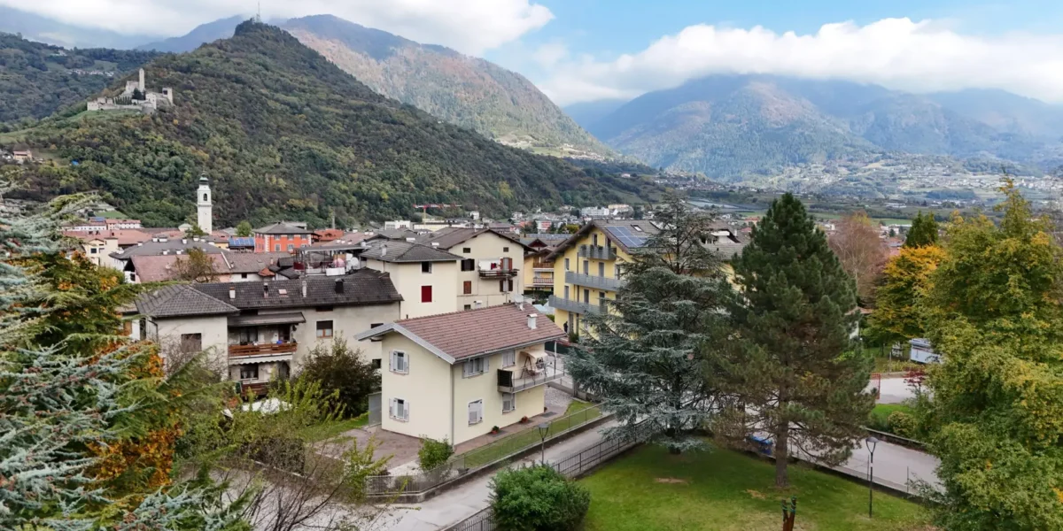 VILLETTA BIFAMILIARE – DUE UNITA’