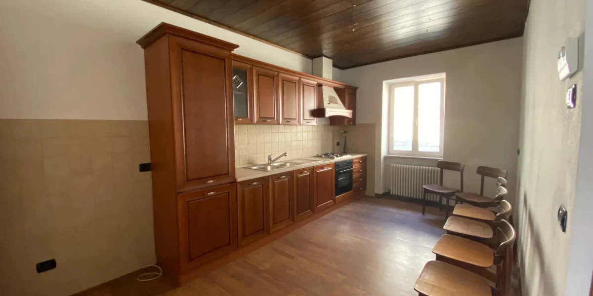 AMPIO APPARTAMENTO QUADRILOCALE