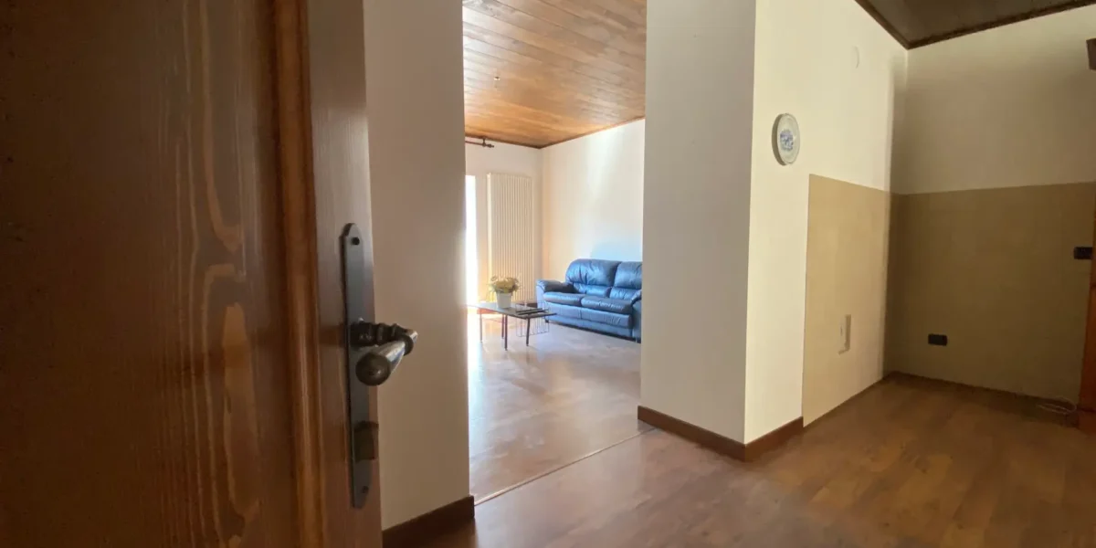 AMPIO APPARTAMENTO QUADRILOCALE