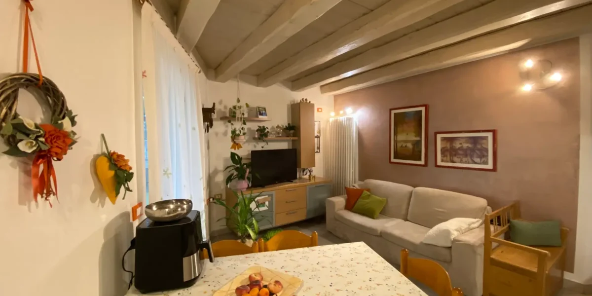 VILLETTA BIFAMILIARE – DUE UNITA’