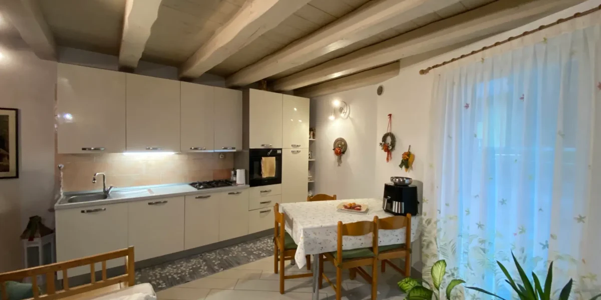 APPARTAMENTO TRILOCALE A PIANO TERRA