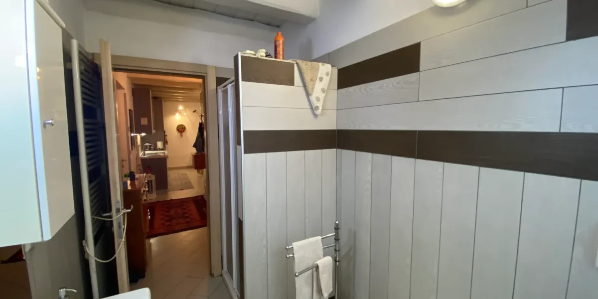 VILLETTA BIFAMILIARE – DUE UNITA’