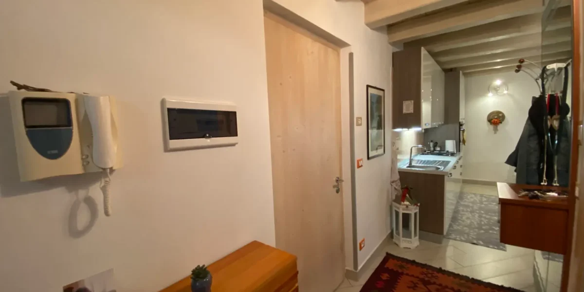 VILLETTA BIFAMILIARE – DUE UNITA’