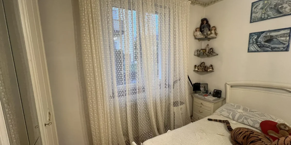 APPARTAMENTO TRE STANZE CON GIARDINO