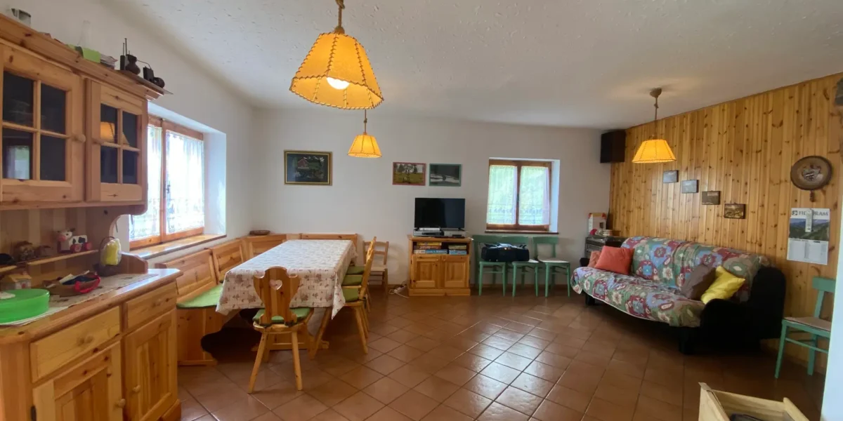 VILLINO IN MONTAGNA, UN RIFUGIO ESCLUSIVO NEL VERDE DEL LAGORAI