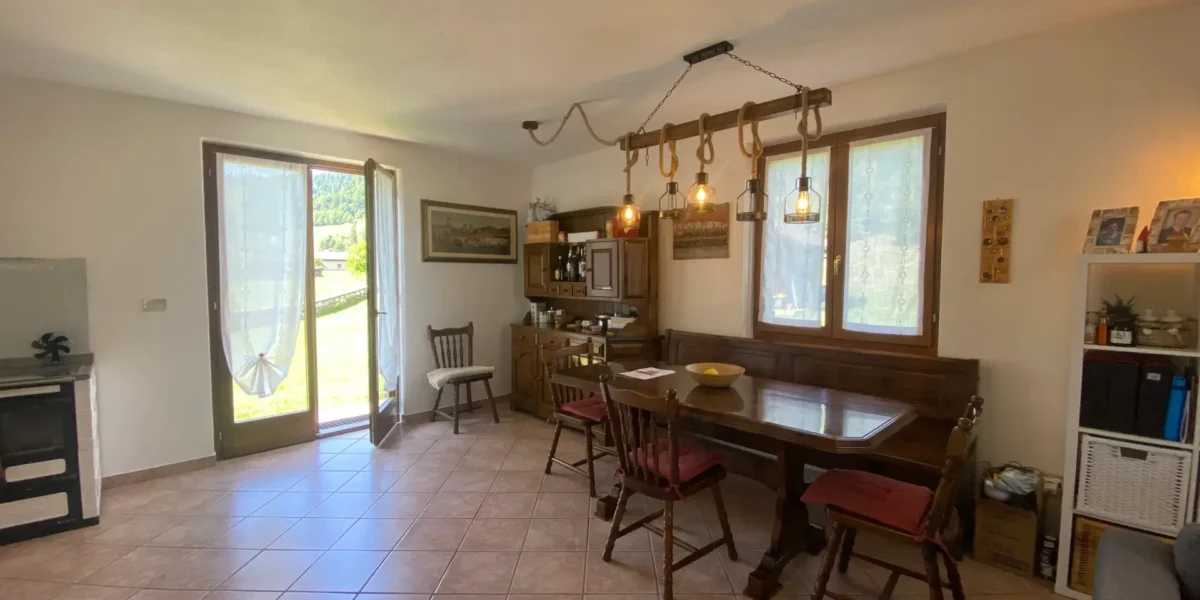 VILLINO DI MONTAGNA SULL’ALTOPIANO DEL TESINO