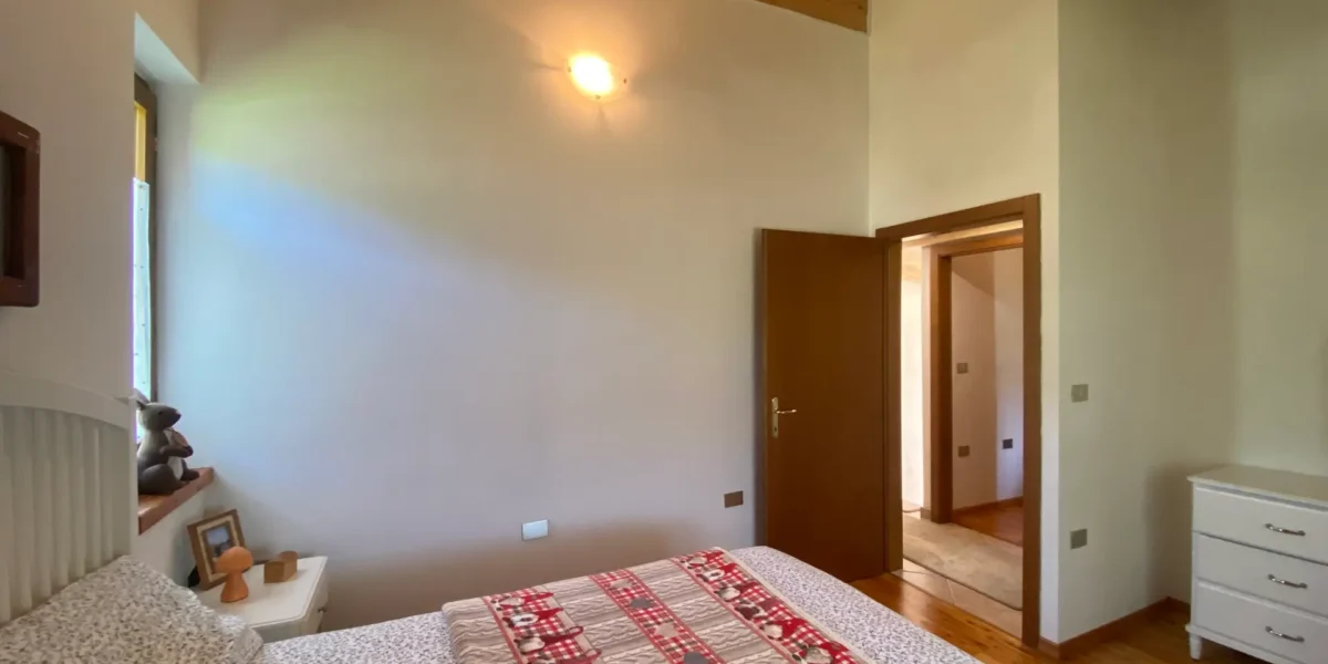 VILLINO DI MONTAGNA SULL’ALTOPIANO DEL TESINO