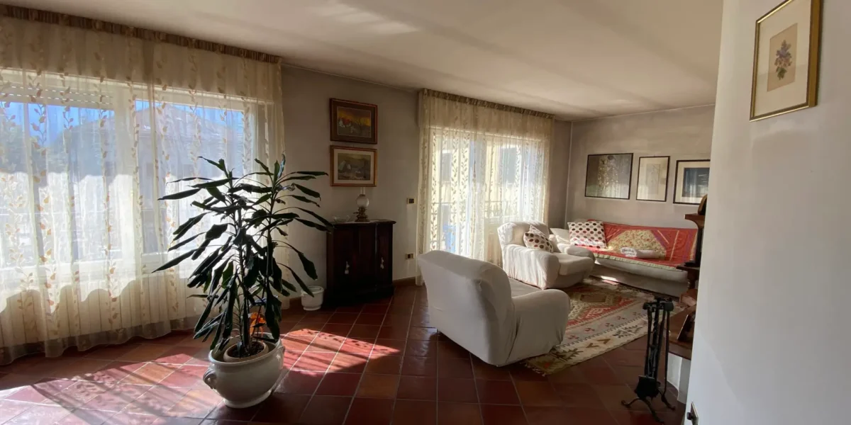 AMPIO APPARTAMENTO QUADRILOCALE