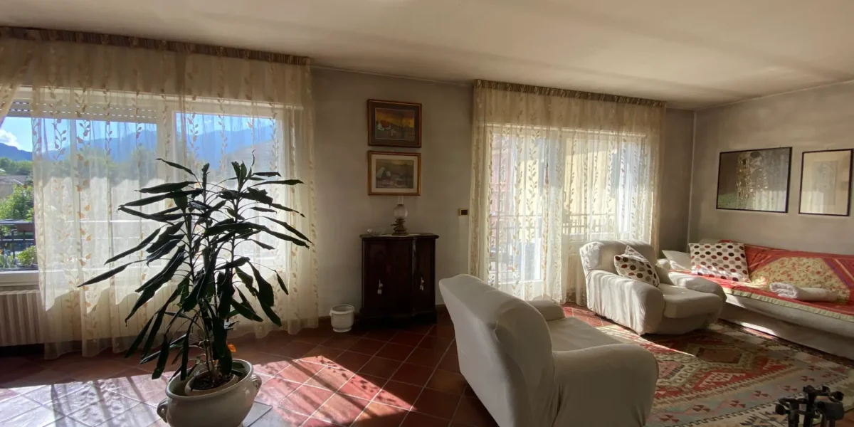 AMPIO APPARTAMENTO QUADRILOCALE