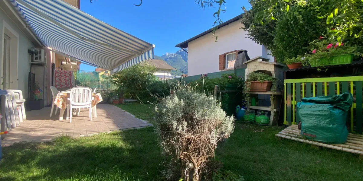 APPARTAMENTO TRE STANZE CON GIARDINO