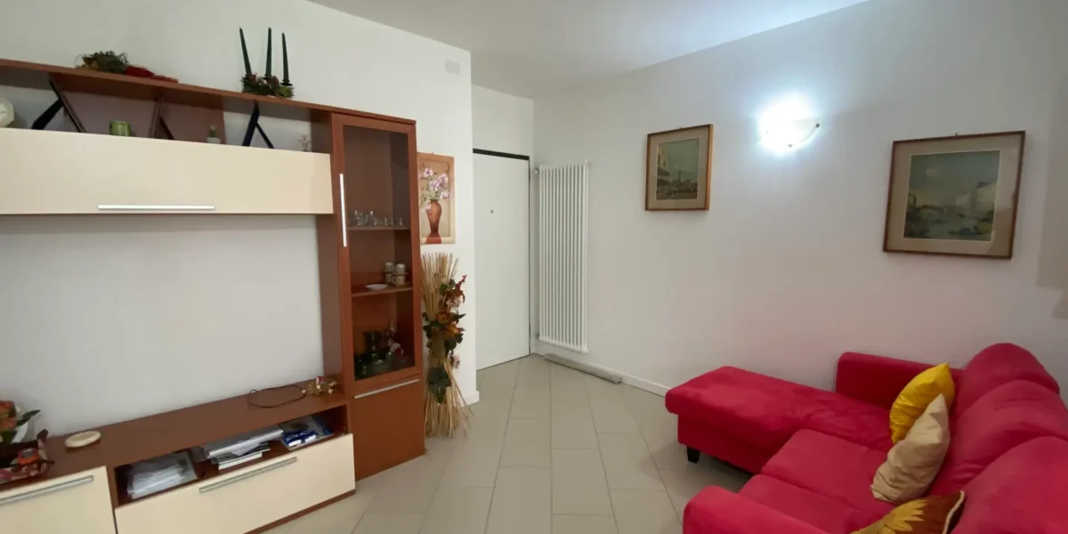 APPARTAMENTO TRILOCALE CON GIARDINO