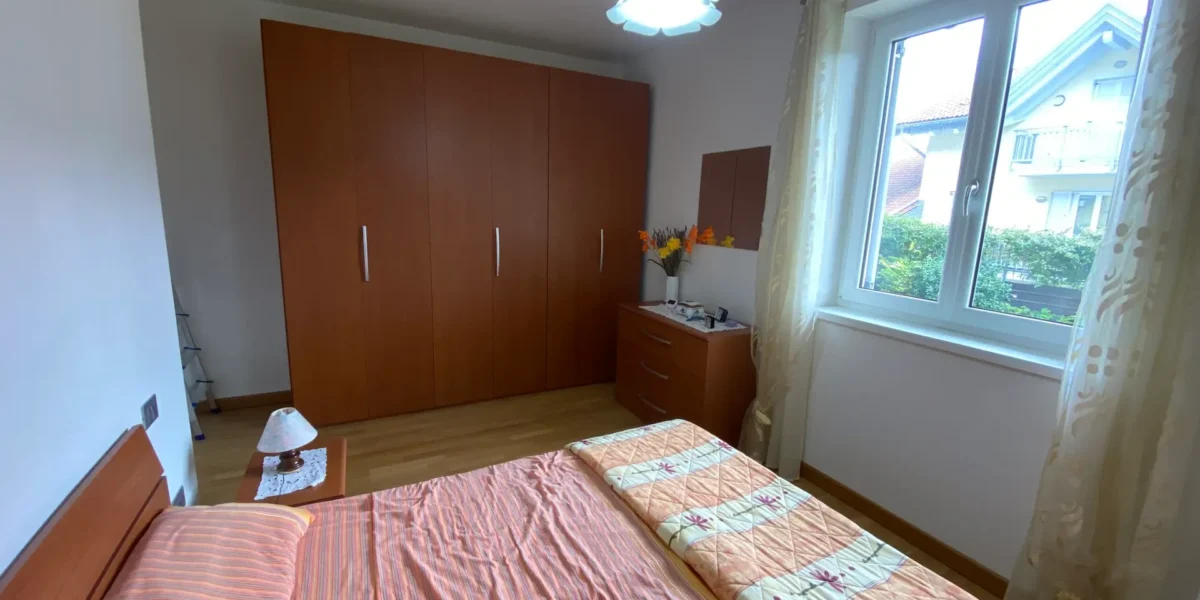 APPARTAMENTO TRILOCALE CON GIARDINO