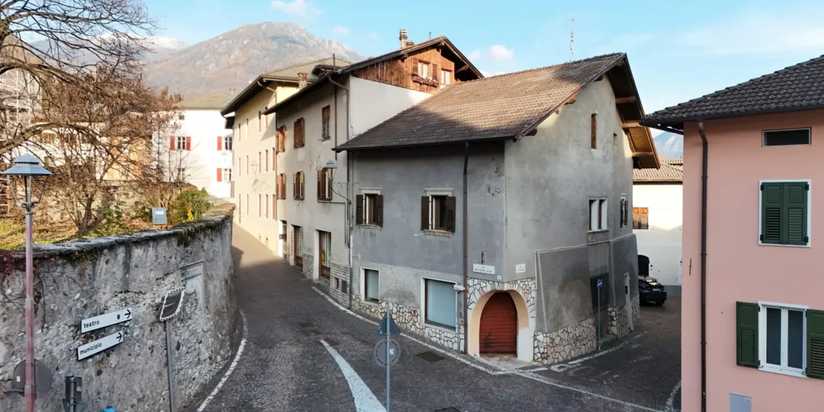 PORZIONE DI CASA NEL CENTRO STORICO