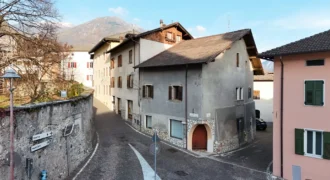 PORZIONE DI CASA NEL CENTRO STORICO