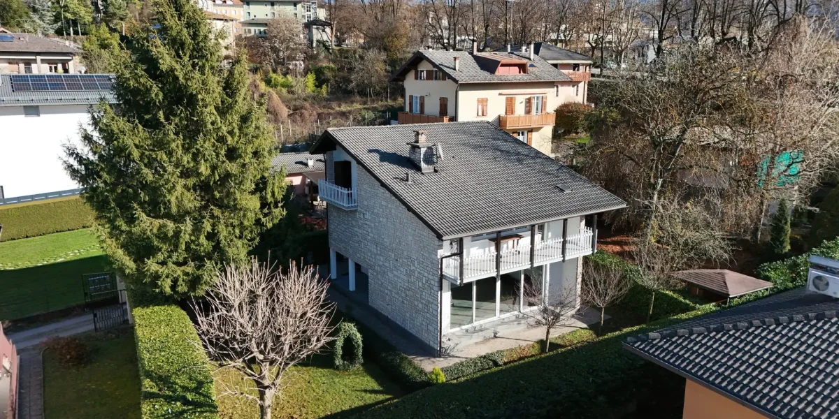 LA TUA VILLA AL LAGO: Privacy, Verde e Comfort a Levico Terme