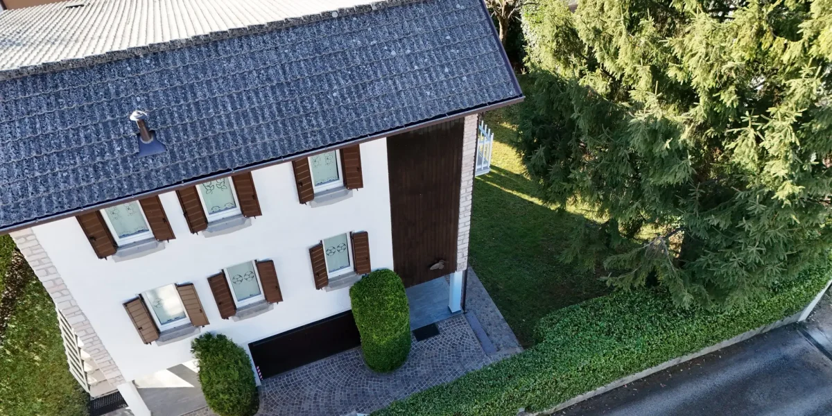 LA TUA VILLA AL LAGO: Privacy, Verde e Comfort a Levico Terme