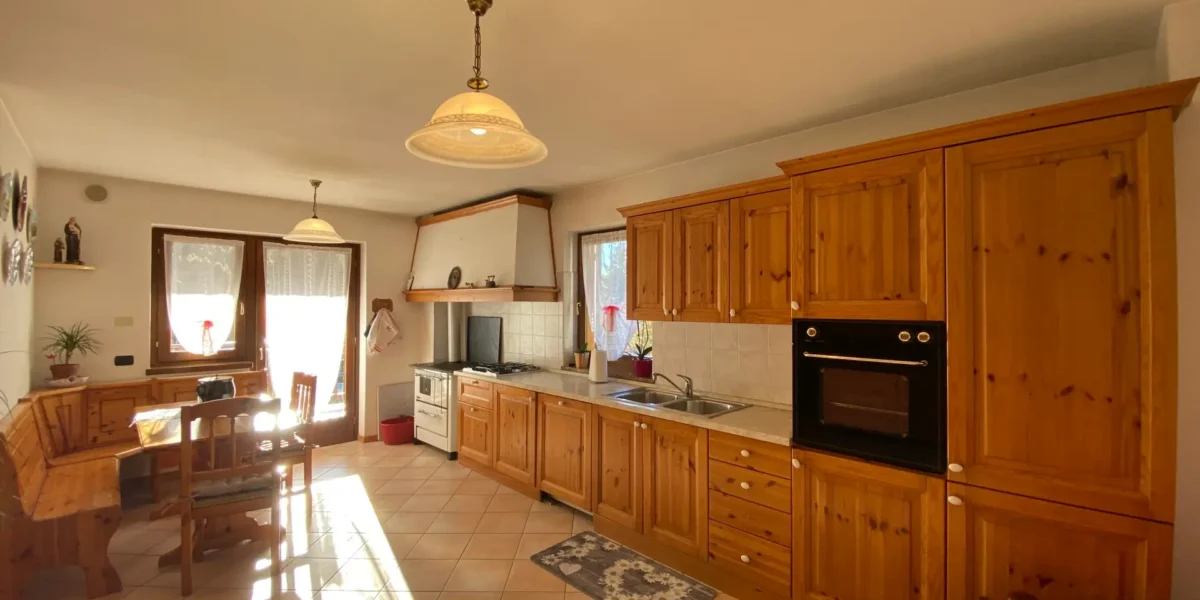 VILLA E ATTIVITA’ AGRICOLA IN UN’UNICA SOLUZIONE