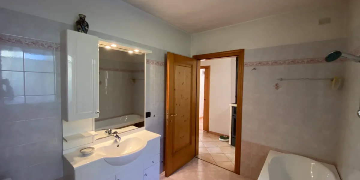 VILLA E ATTIVITA’ AGRICOLA IN UN’UNICA SOLUZIONE