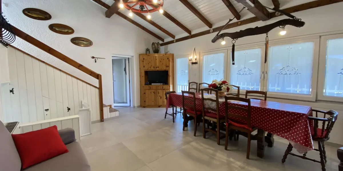 LA TUA VILLA AL LAGO: Privacy, Verde e Comfort a Levico Terme