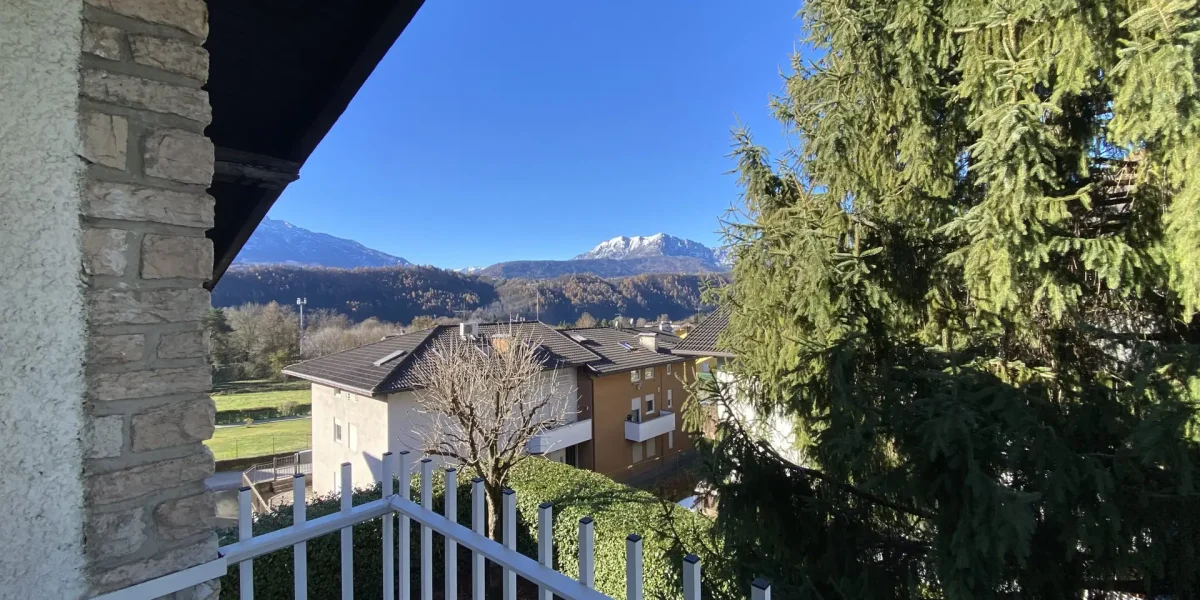 LA TUA VILLA AL LAGO: Privacy, Verde e Comfort a Levico Terme