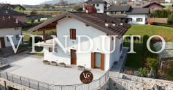 SPLENDIDA VILLA SINGOLA CON AMPI SPAZI E TERRAZZA PANORAMICA