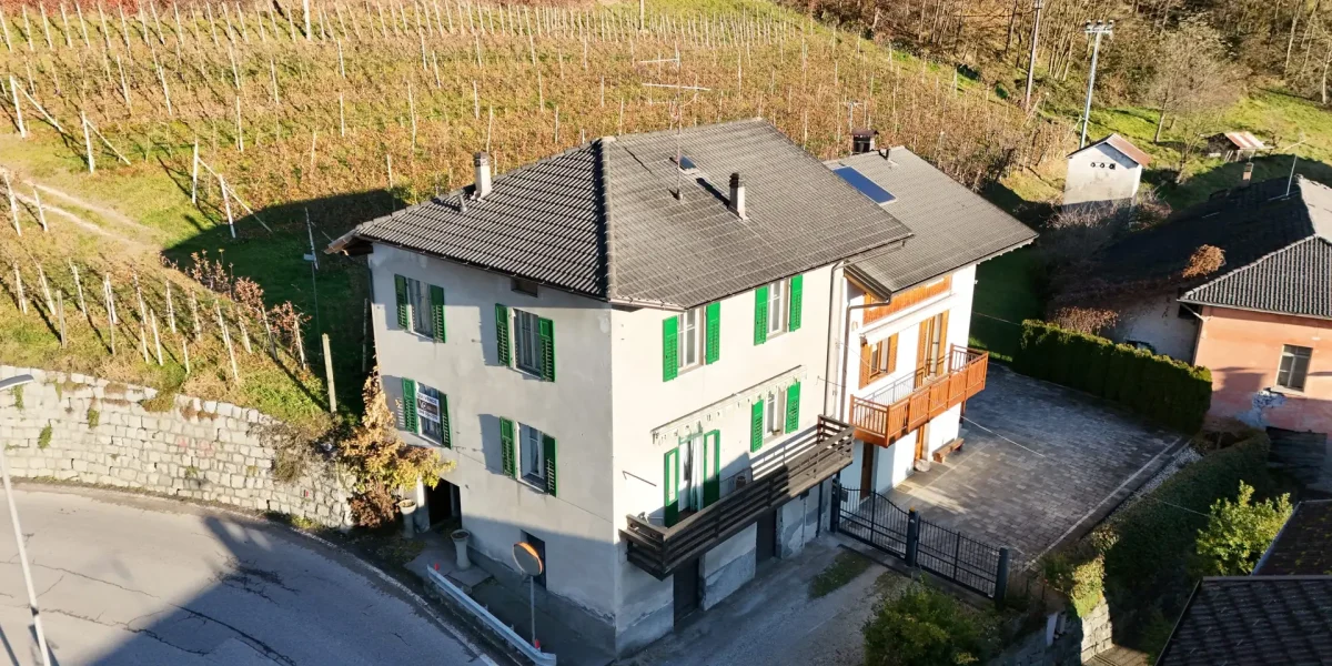 PORZIONE DI CASA TERRA-CIELO