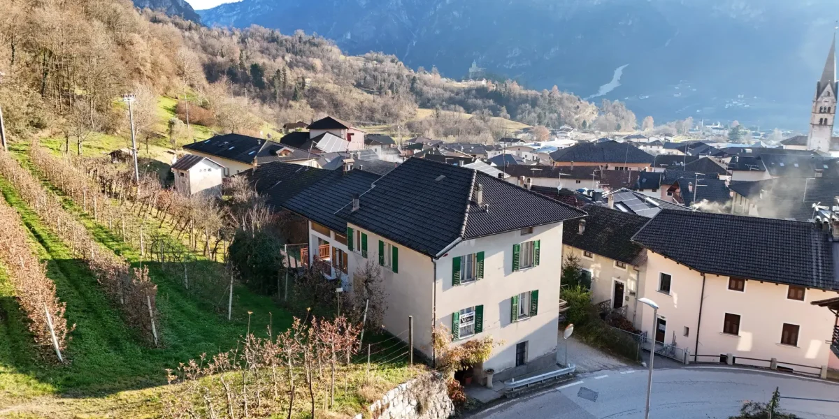 PORZIONE DI CASA TERRA-CIELO