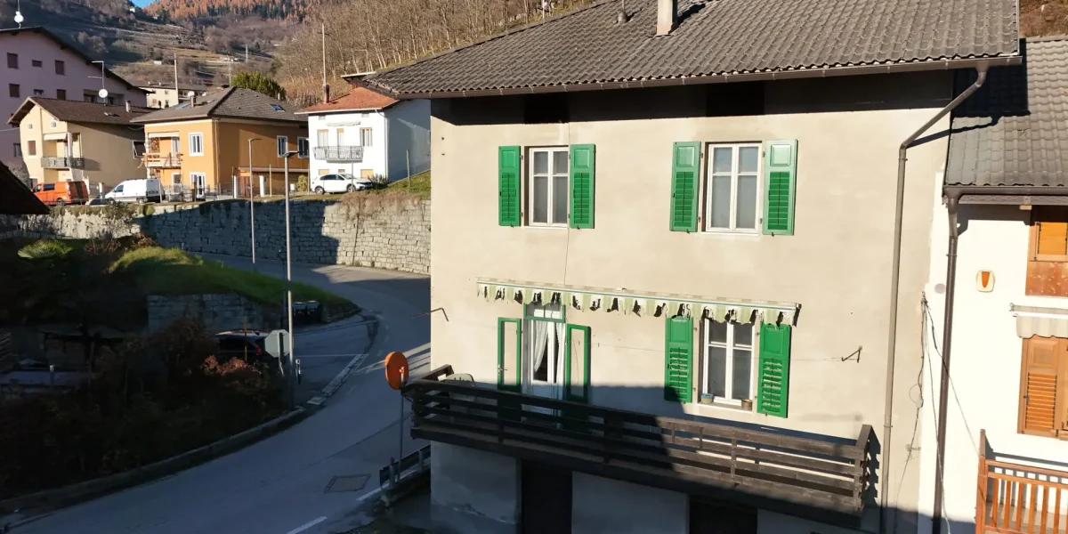 PORZIONE DI CASA TERRA-CIELO