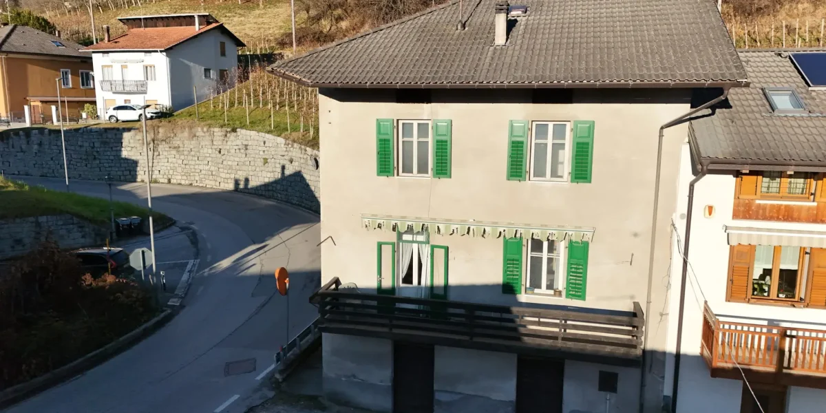 PORZIONE DI CASA TERRA-CIELO