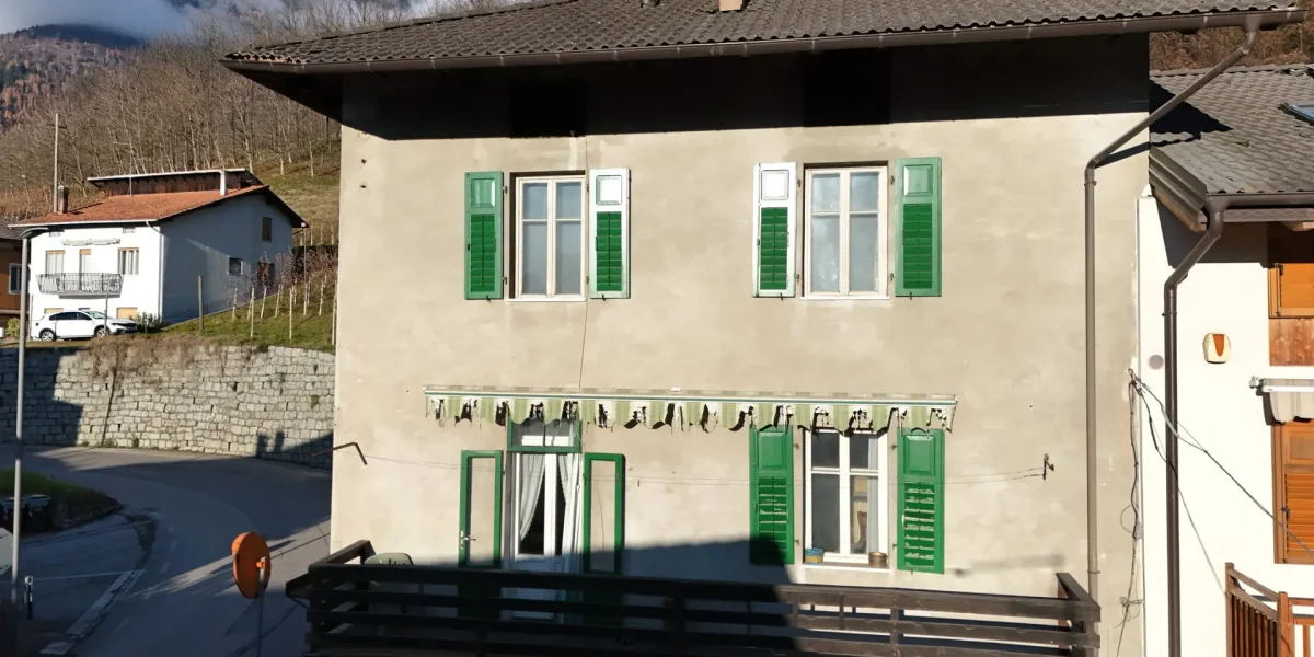 PORZIONE DI CASA TERRA-CIELO