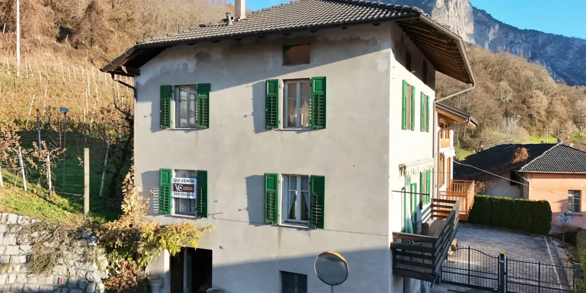 PORZIONE DI CASA TERRA-CIELO