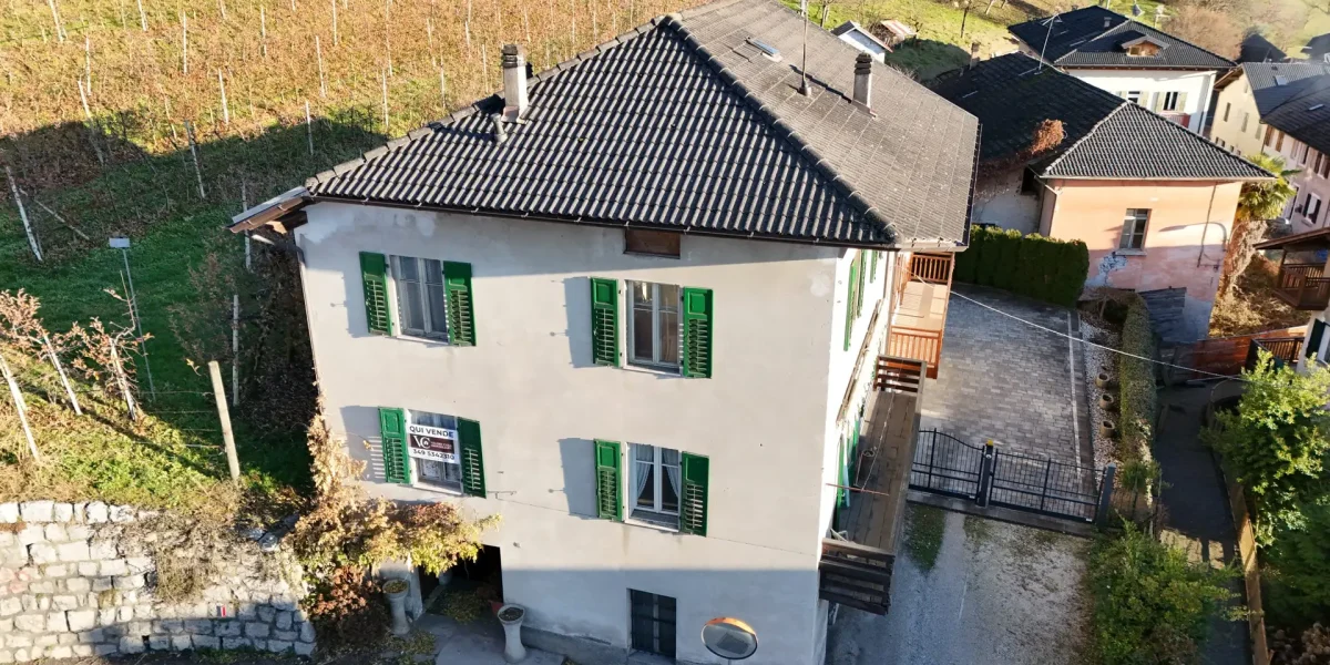 PORZIONE DI CASA TERRA-CIELO