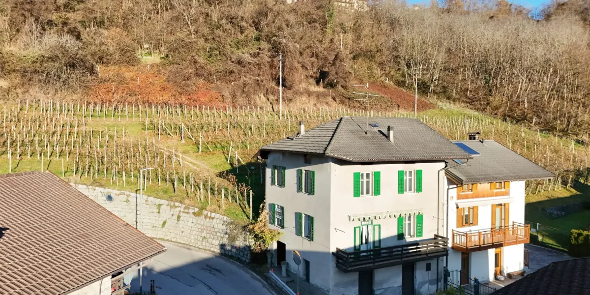 PORZIONE DI CASA TERRA-CIELO