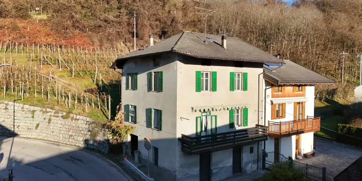 PORZIONE DI CASA TERRA-CIELO