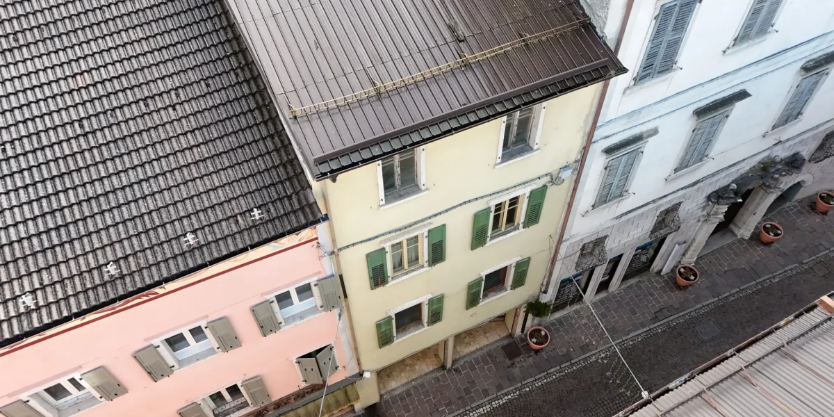 INTERO EDIFICIO NEL CUORE DEL CENTRO