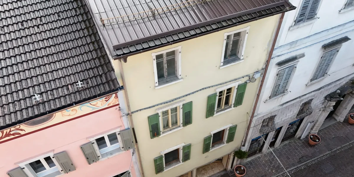 INTERO EDIFICIO NEL CUORE DEL CENTRO